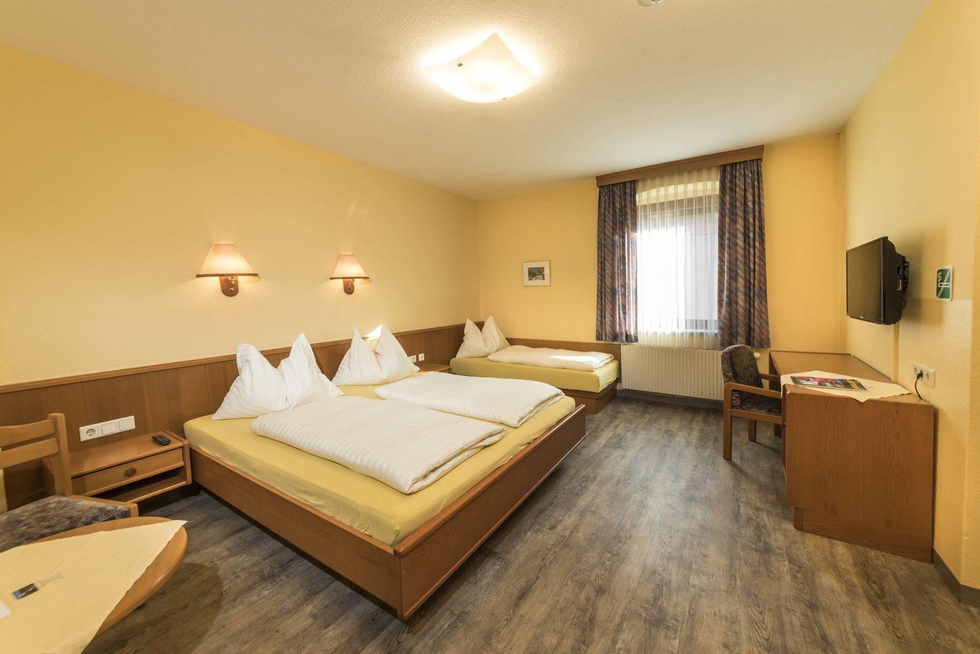 Fruehstueckspension Meyer, Familie Orthacker Graz Exterior foto